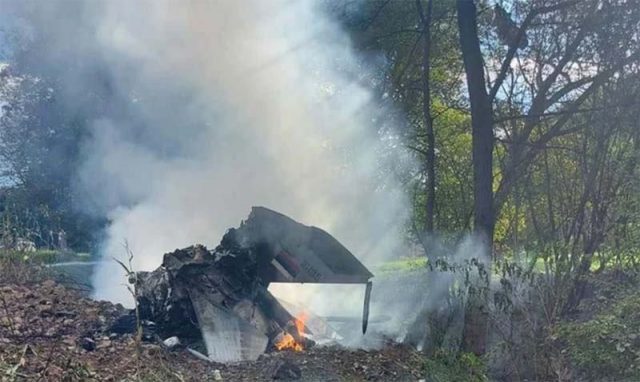 Пилотите херои останале во авионот за да не се уpне врз куќите