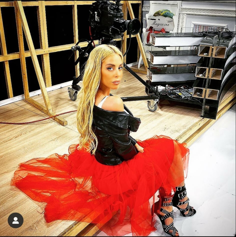 Згодната водителка проговори за непристојните понуди