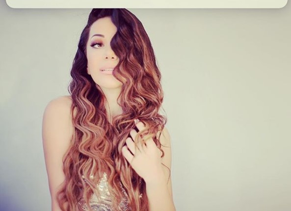 Еве која е балканската пејачка НА КОЈА И НУДЕЛЕ 10.000 ЕВРА ЗА С*КС (ФОТО)