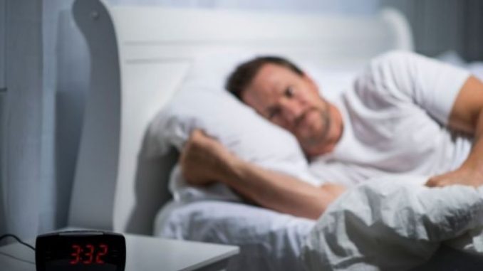 Испробајте ја оваа војничка техника за успивање и ќе заспиете „како топ“ за само две минути