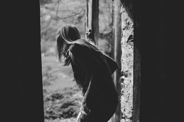 „Застани жено малку… Одмори… Ништо не мораш, ништо не треба“