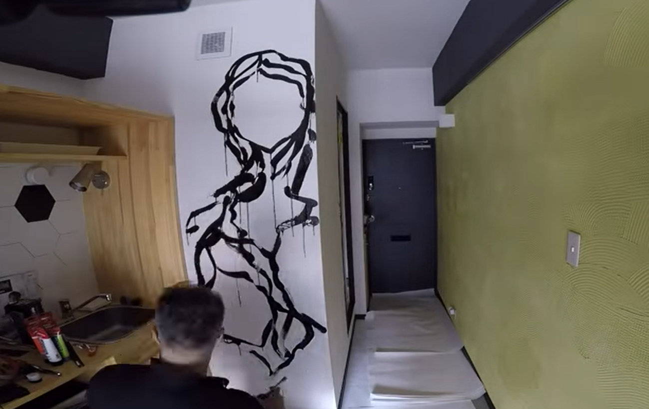 Изнајмил стан и ги насликал ѕидовите: Сопственикот на станот ги вратил парите на гостинот кога видел што сторил!