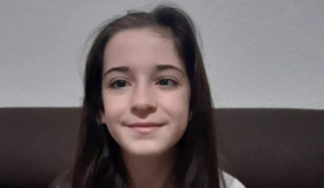 Ова убаво 10 годишно девојче има потреба од операција на овие прекрасни кафени очиња