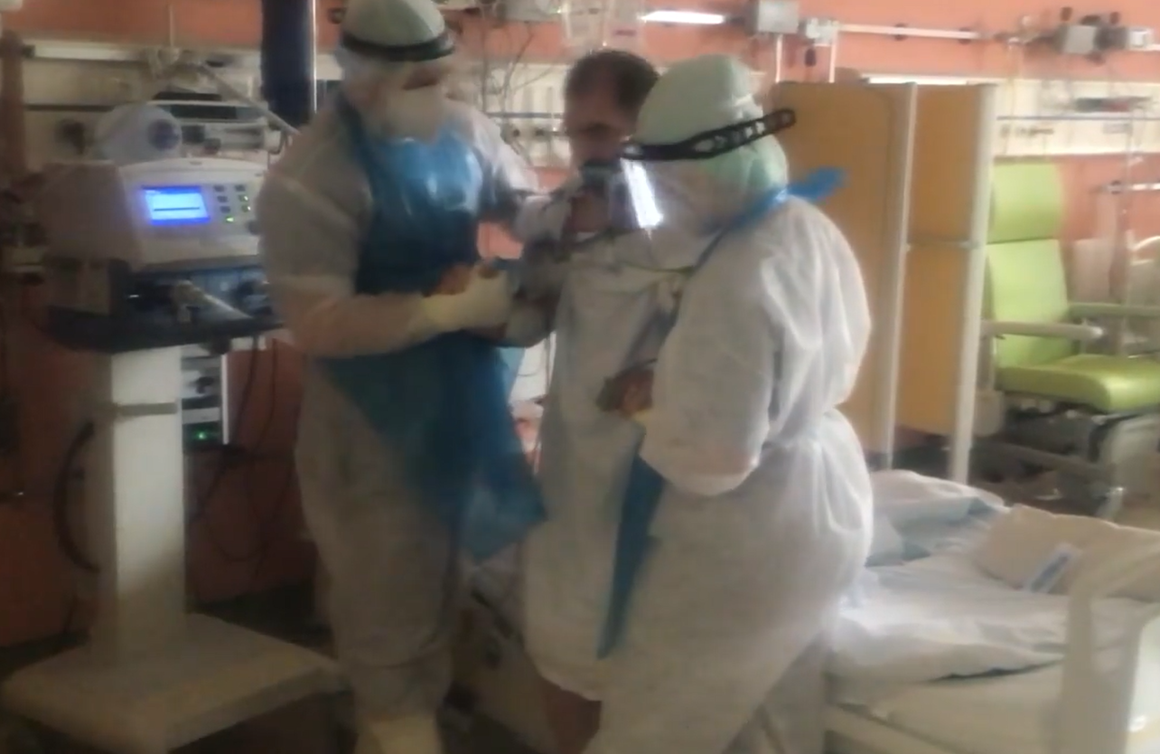 Видео: Прв пациент вратен жив од респиратор – здрав заминува од Жан Митрев Клиникa