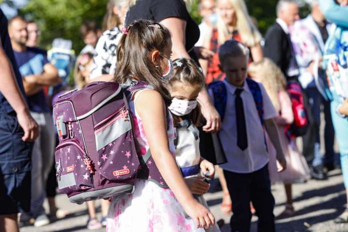 Заразени 52 ученика по 2 недели од почетокот на наставата