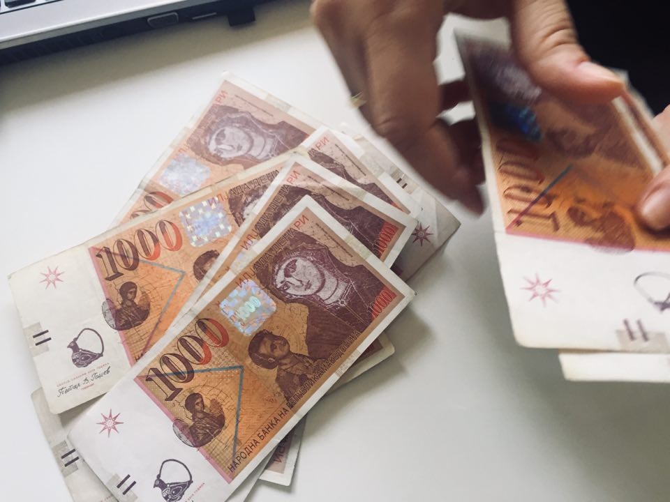 Просечна месечна нето-плата по вработен е 27 535