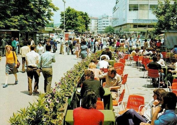 Еве колку било скапо на времето: Ракија за 6 и шопска за 25 денари во една од најпознатите кафани во Скопје