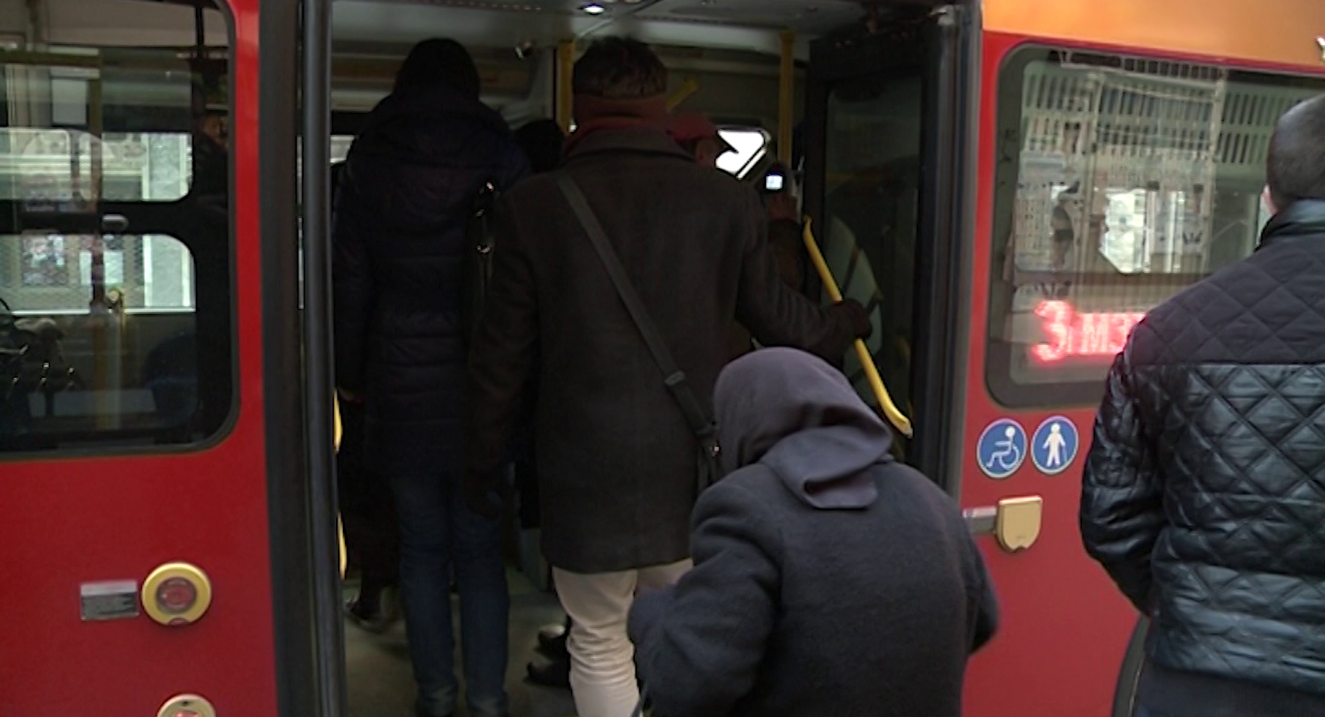 „Утрово во 24-ка имаше повеќе гужва отколку во Мош“