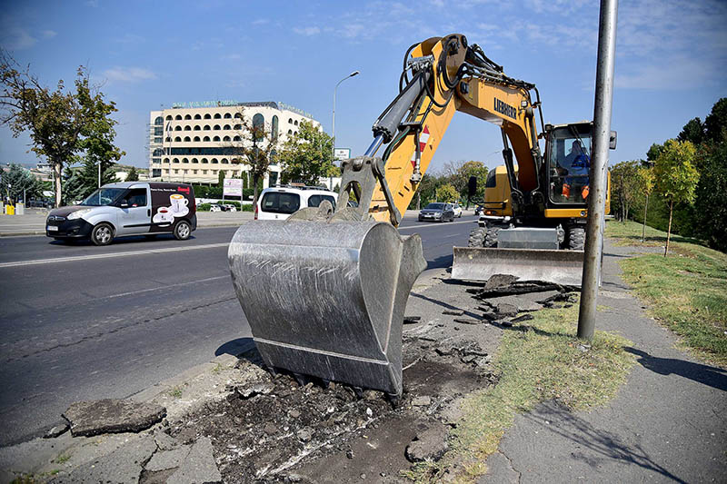 1 час и 30 мин од Карпош до Визбегово – Граѓаните нервозни чекаат во редици низ собраќајниот хаос во Скопје