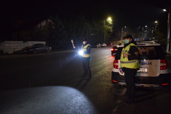 Казните напишани за време на полицискиот час нема да важат, вака одлучи Албанија