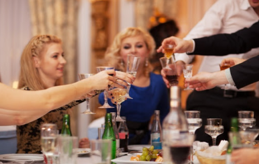 НЕМА слави по домовите: забрана за семејни собирања во становите и куќите