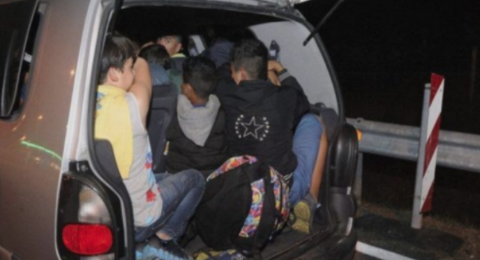 Една „тура околу 10 000 евра“:Им земале по 700 евра од човек за да ја поминат границата