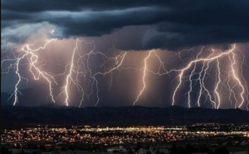 Подгответе се за невреме во недела со силен ветер, дожд и грмежи