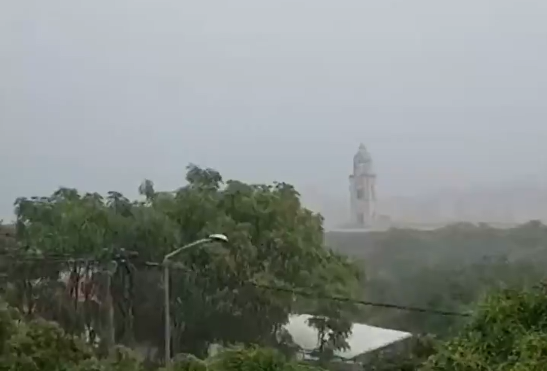 Големо невреме доаѓа од Црна Гора и Хрватска, на некои места паѓало и град