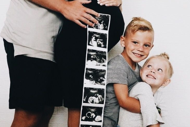 „Мамички и татички! Детето не ви е кукла!За вакви слики би одземала старателство!“