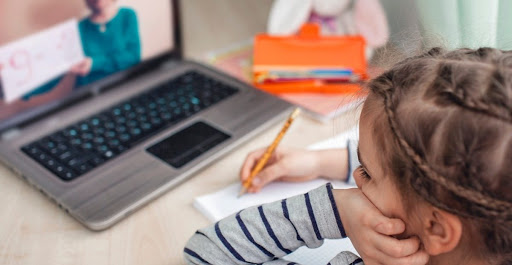 „Македонија нема капацитет за онлајн учење“