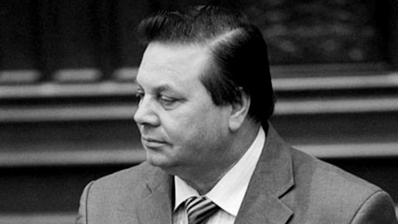 Поради проблеми со сpцето почина Амди Бајрам