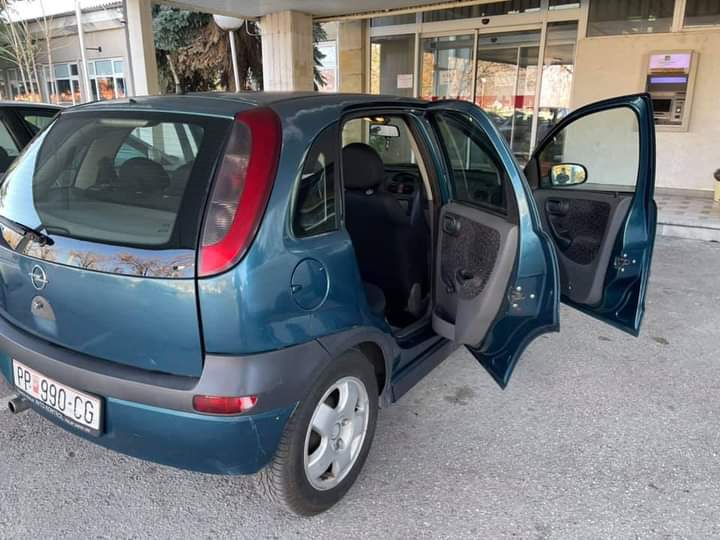 Семејство Керпичоски  донираше возило за потребите на болницата