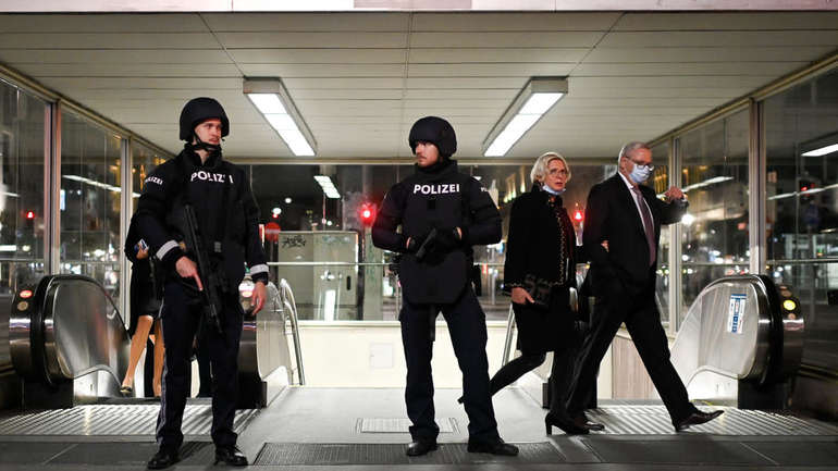 Келнер, сведок на нападот: Се заклучивме внатре, стравувавме за нашите животи