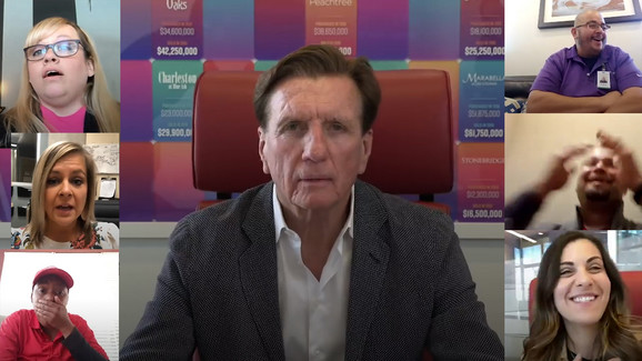 Директорот ги повика вработените и им кажа: „Треба да разговараме. Мислеа дека ќе бидат отпуштени, па заплакаа од среќа“