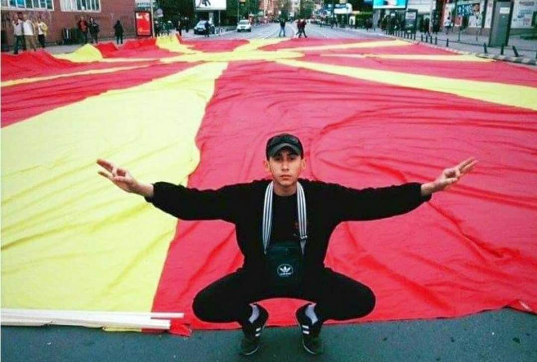 “Јунаците имаат само датум на раѓање, а денеска е твојот!”