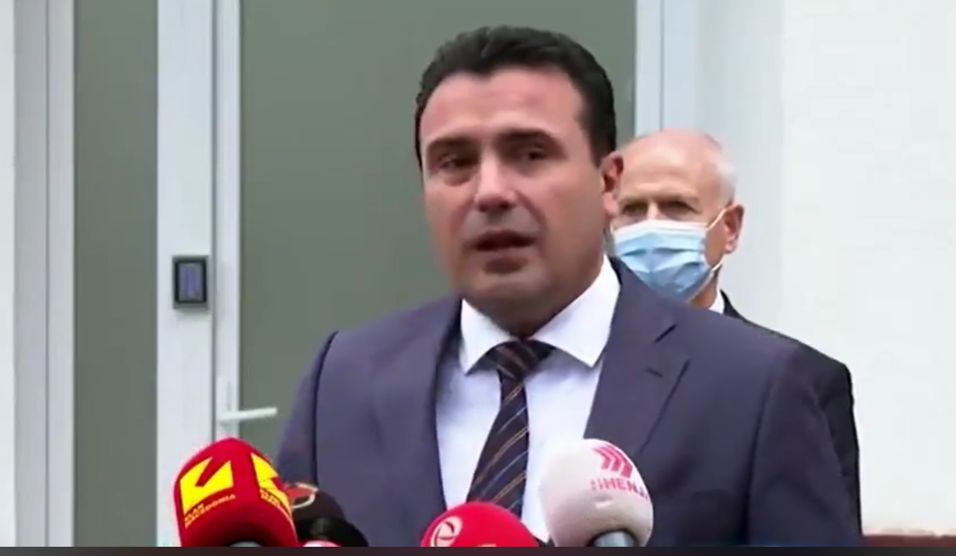 Секој граѓанин да може да одгледува 2-3 стебла kанабиc за лична употреба под строга контрола вели премиерот