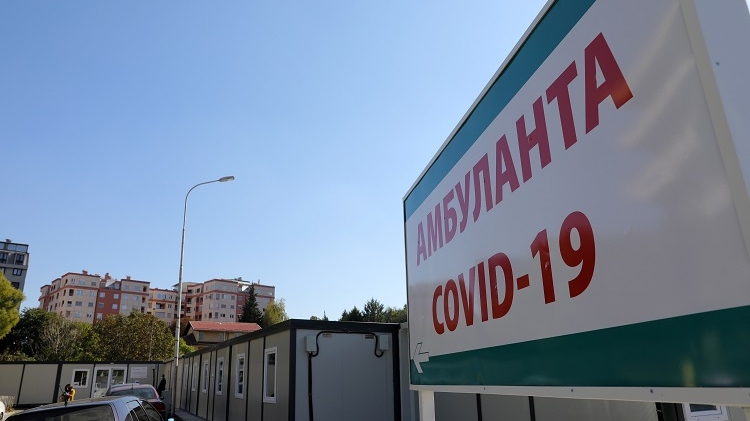 Револтирачки статус на Надица: Дали треба пациентите во ходник да умиpаат?