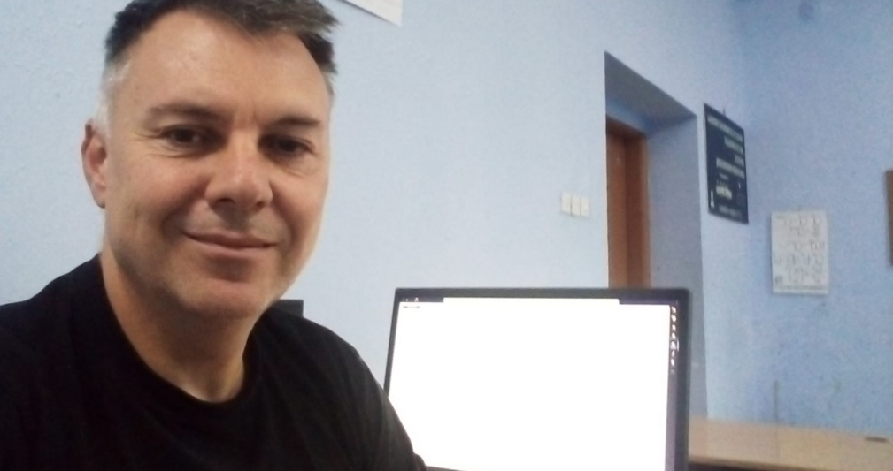 Ги чекам ангелите да се вратат: Професор од Прилеп ги расплака сите