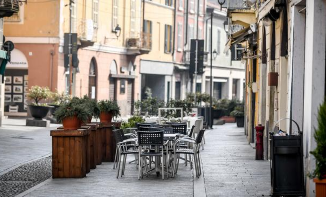 Нови мерки во Македонија, забранети собири по станови и прослави, рестораните да работат до 18 часот