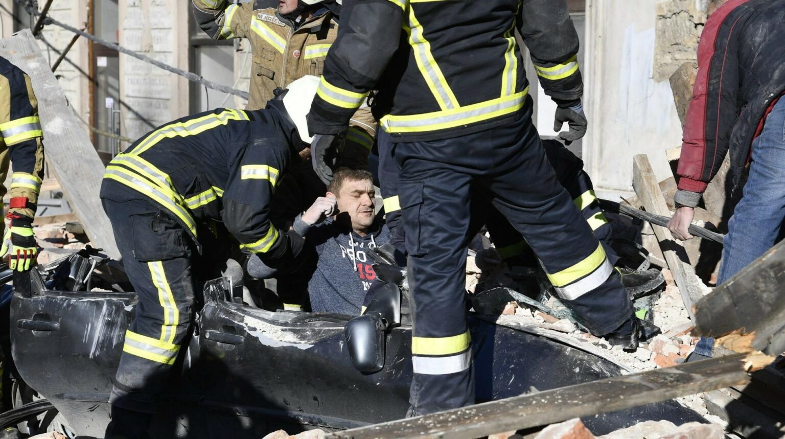 Пола град е разурнат – Шест милиони денари финансиска помош од Македонија за Хрватска