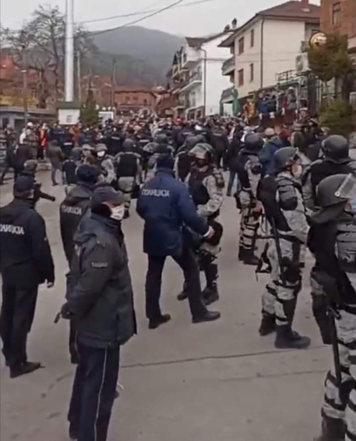 Прва награда за групна маска во Вевчани