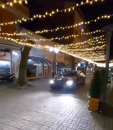 Тик Ток лудило: Со БМВ влета на плоштадот во Радовиш