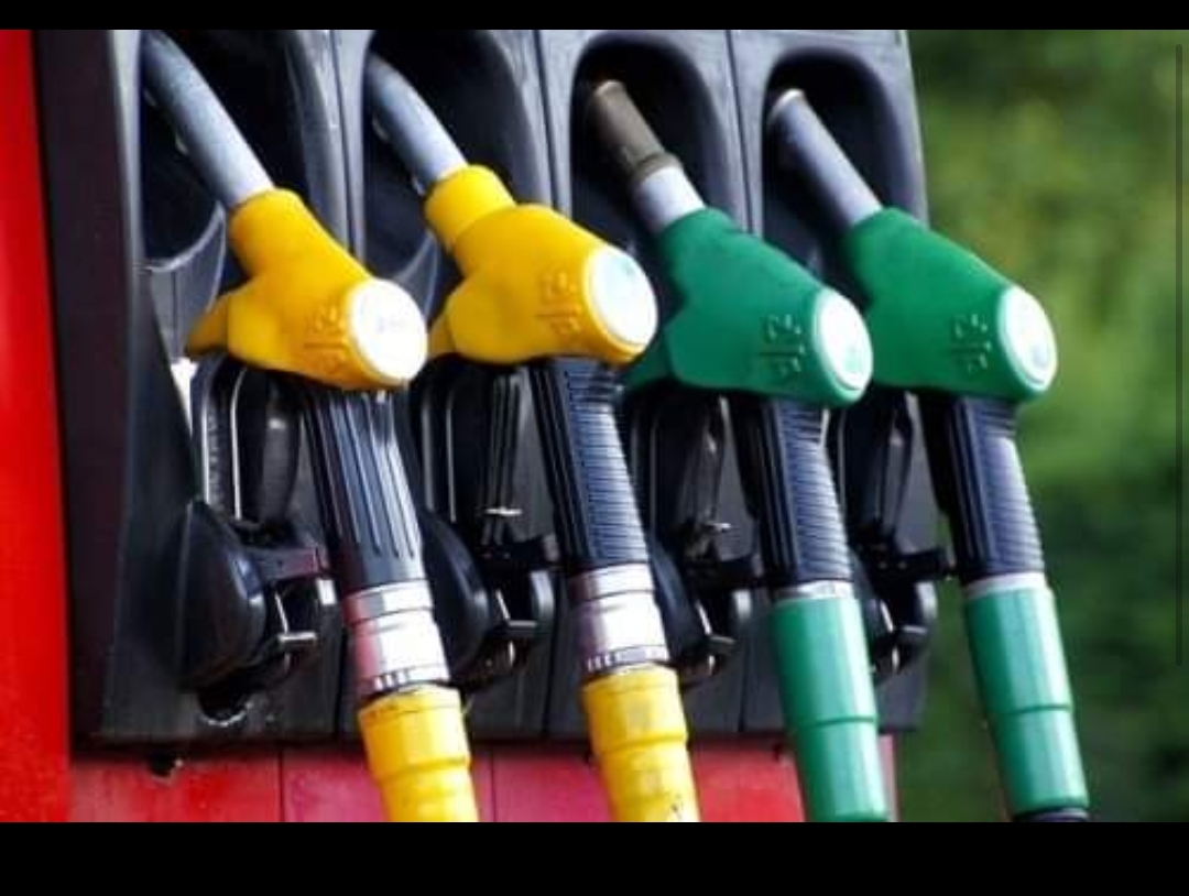 Регулаторна одлучи – Од ноќеска поскапуваат дизелот и бензините!