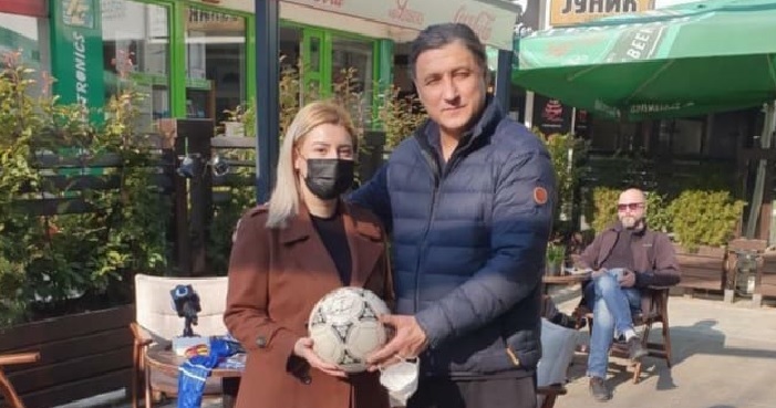 Еден исполнет аманет заврши со потписот на Дарко Панчев врз дресот на Дуке