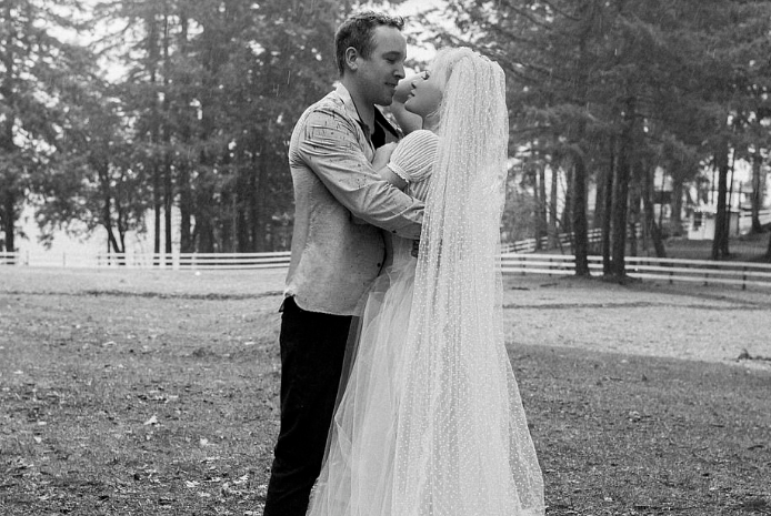 Памела се омажи по шести пат !