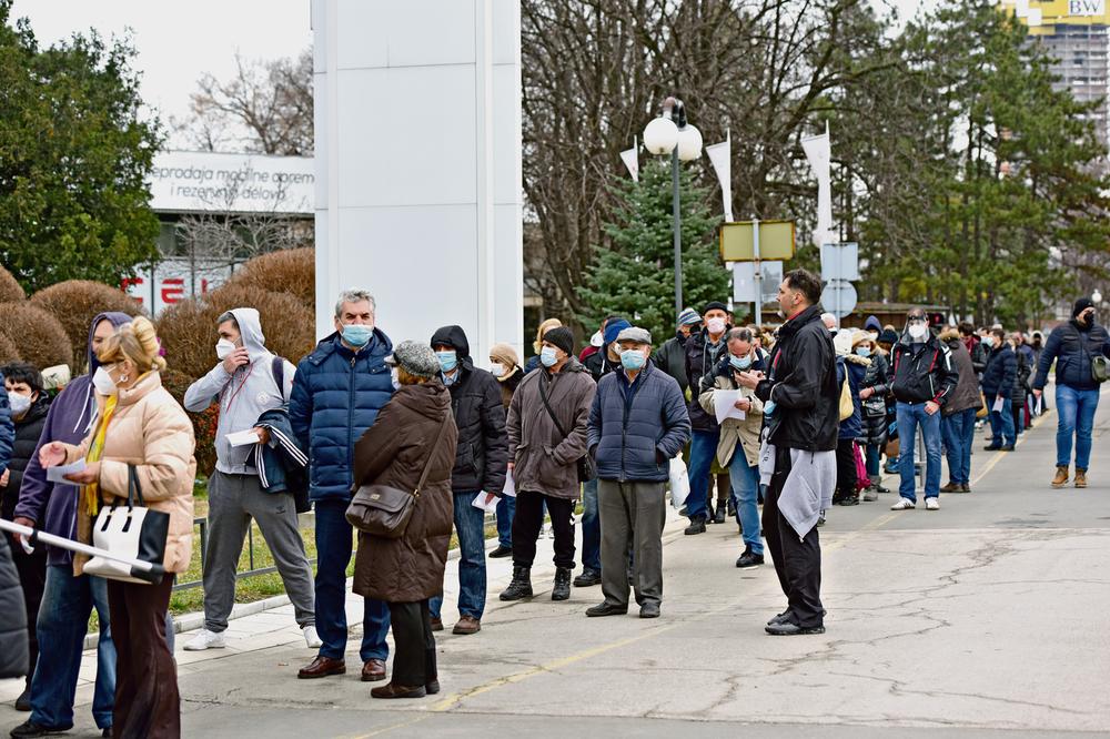 Ова можевме да бидеме и ние, долги редици се чекаат во Србија за вакцинација