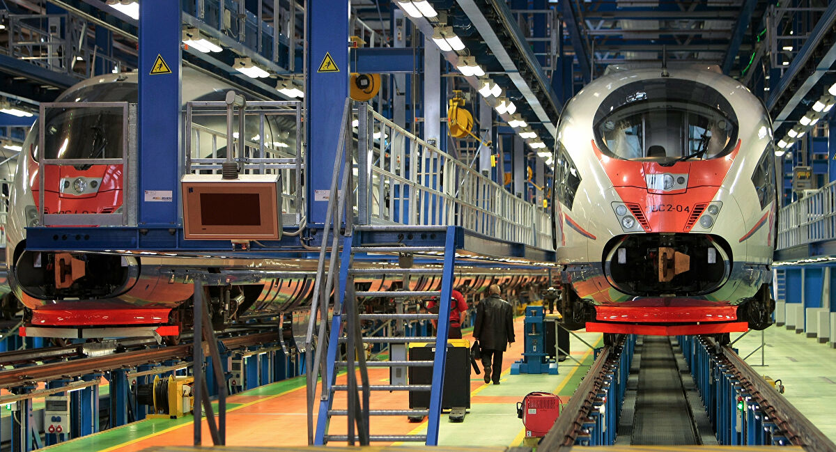 Руски и кинески чуда ,лебдат над шините без машиновозач (Видео)