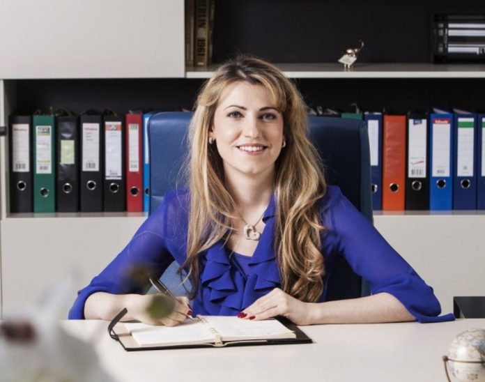 Василева до Захариева: Која си ти да ѝ кажуваш на Македонија што да прави?