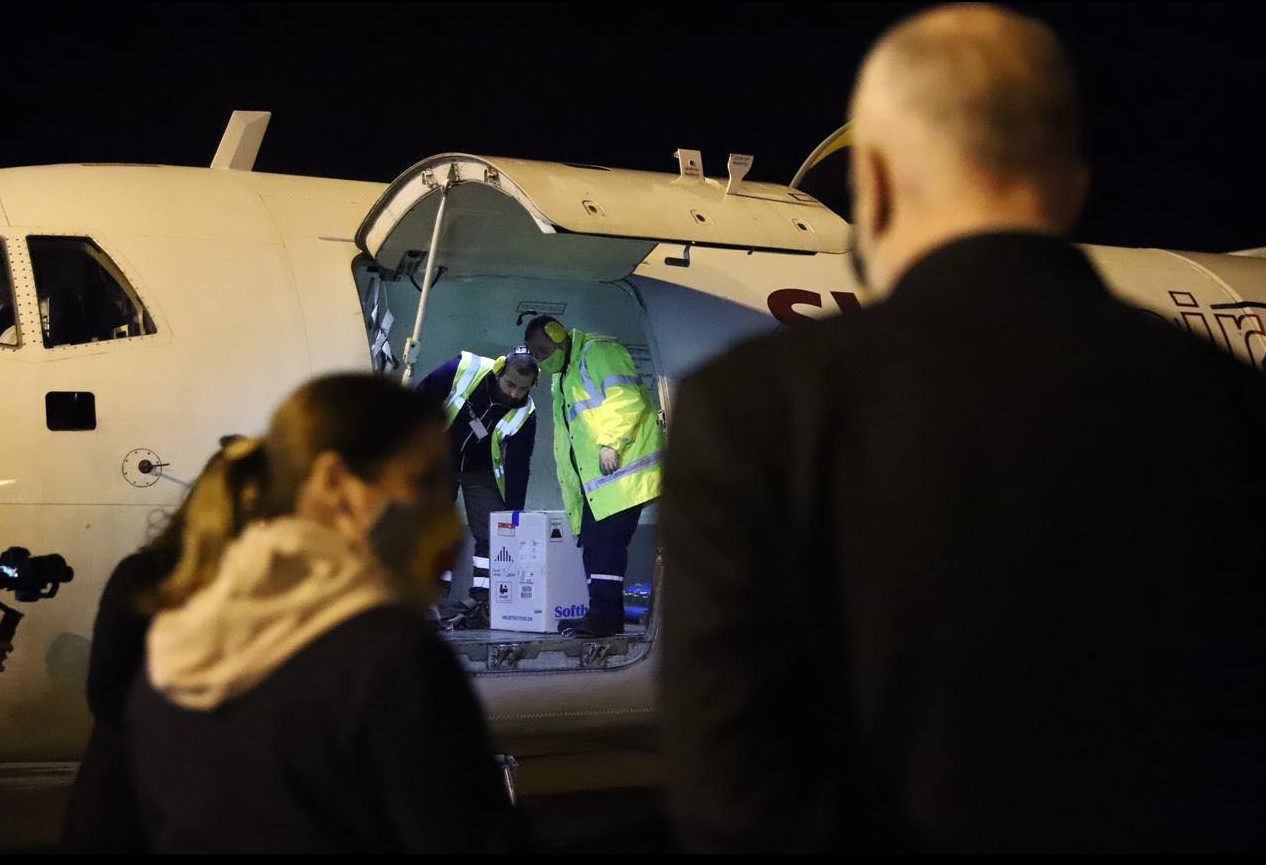 И Албанија доби вакцини, Србија веќе вакцинираше 450 илјади луѓе, кај нас само ветувања