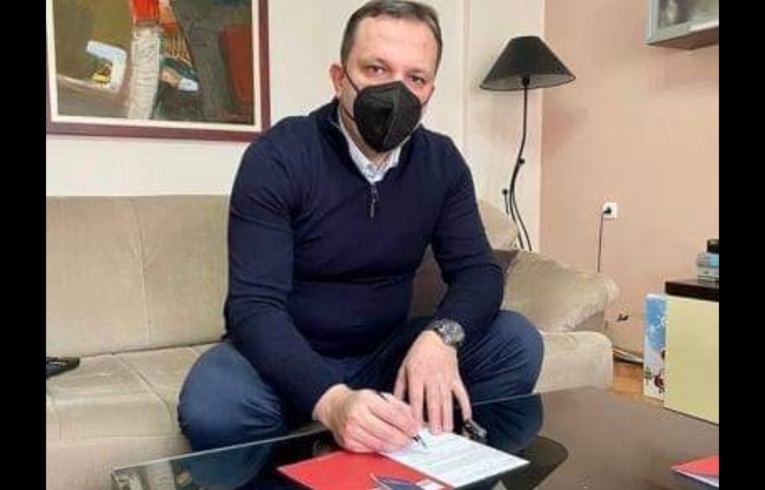 Спасовски: Јас извадив членска од СДСМ извади и ти, за да бидеме уште посилни !!!