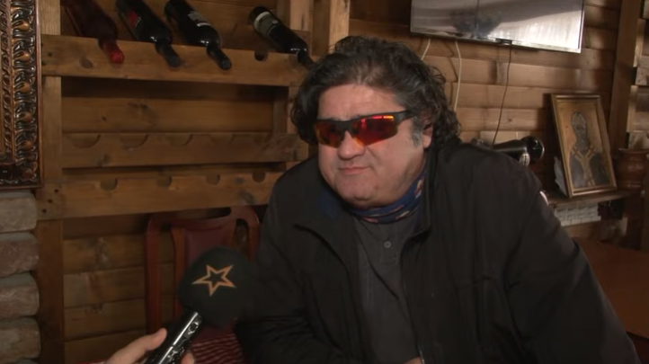 Во минyc cyм 70.000 евpa, живeeме од платата на жена ми и пензиjaта на мајка ми