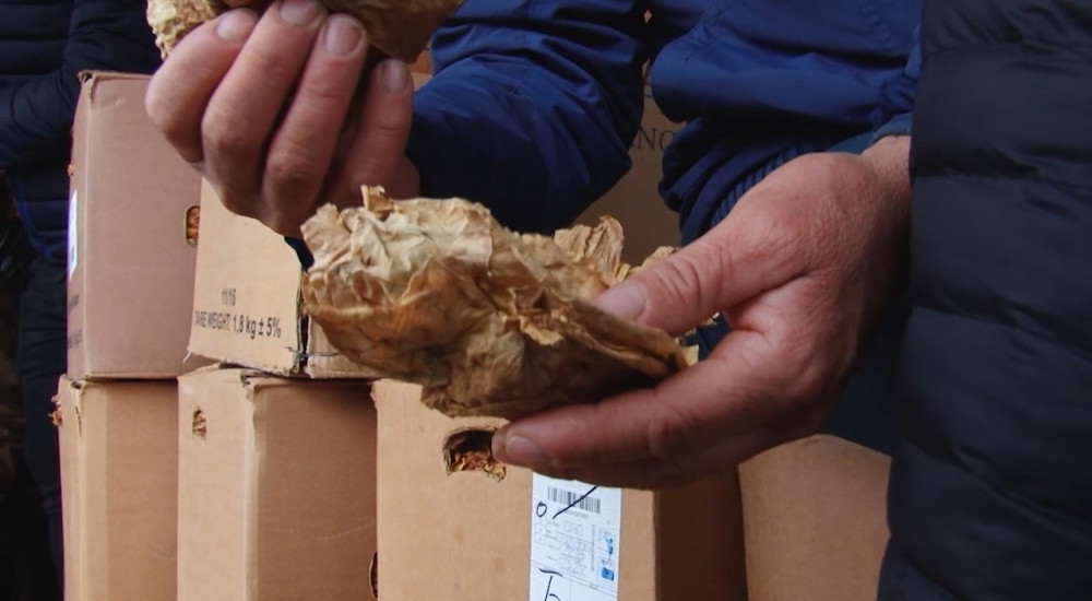 „Имам два тона, ништо не можам да заработам, каде да го носам, да го запалам!“