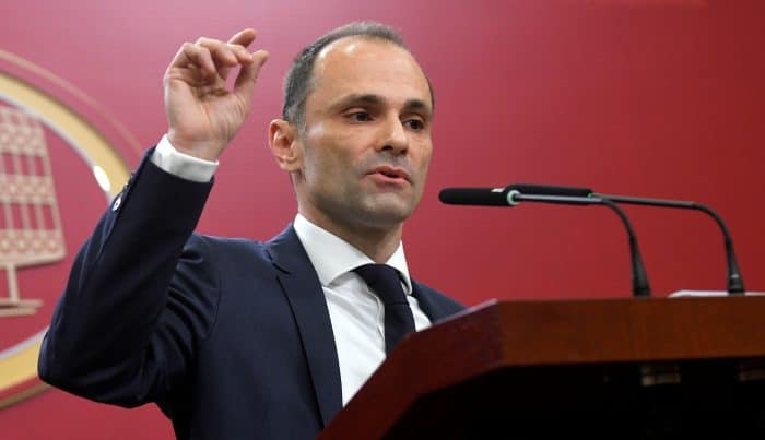 „Кинеските вакцини можеби ЌЕ ЗАКАСНАТ“