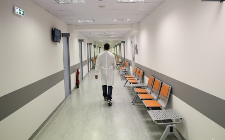 Ако имаш пари ќе живееш, ако не умри – стоко сиромашна!