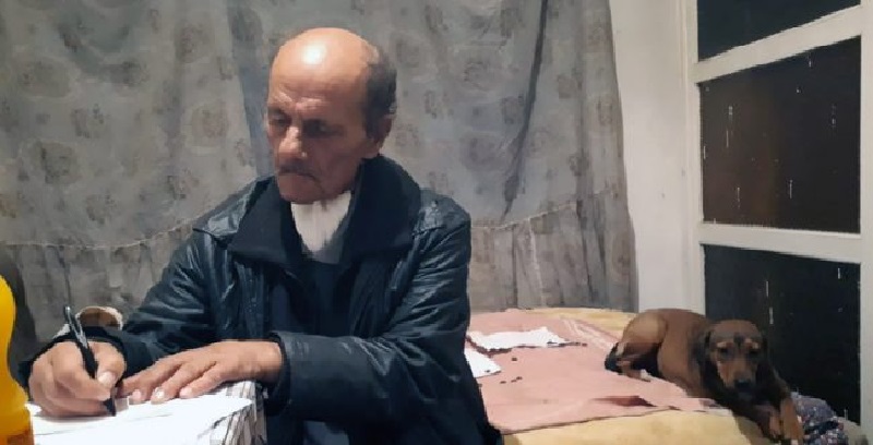 Апел за хуманост за чичко Драги кој продава на Рекорд за да се прехрани