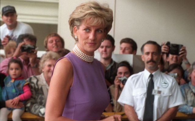 Љубовникот на принцезата Дајана, за кој се зборува дека му е татко на Хари: Еве како изгледа поранешниот мајор денес!