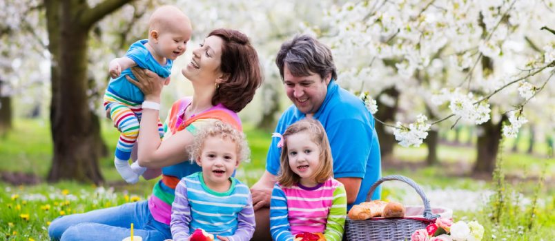 За брак заем од 36 000 евра, долгот се брише по трето дете! Плус субвенции за дом, автомобил…!