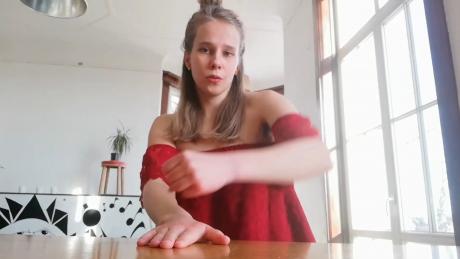 Девојка од Финска ги освои срцата на Македонците со „Јовано Јованке“