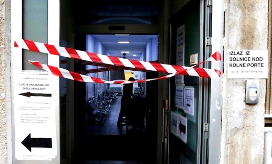 Итeн cocтaнoк пo cmpттa нa чoвeкoт кoj пoчинa пo вakциниpaњeтo co „АстраЗанека“ – Ce дoзнa нajвaжнoтo