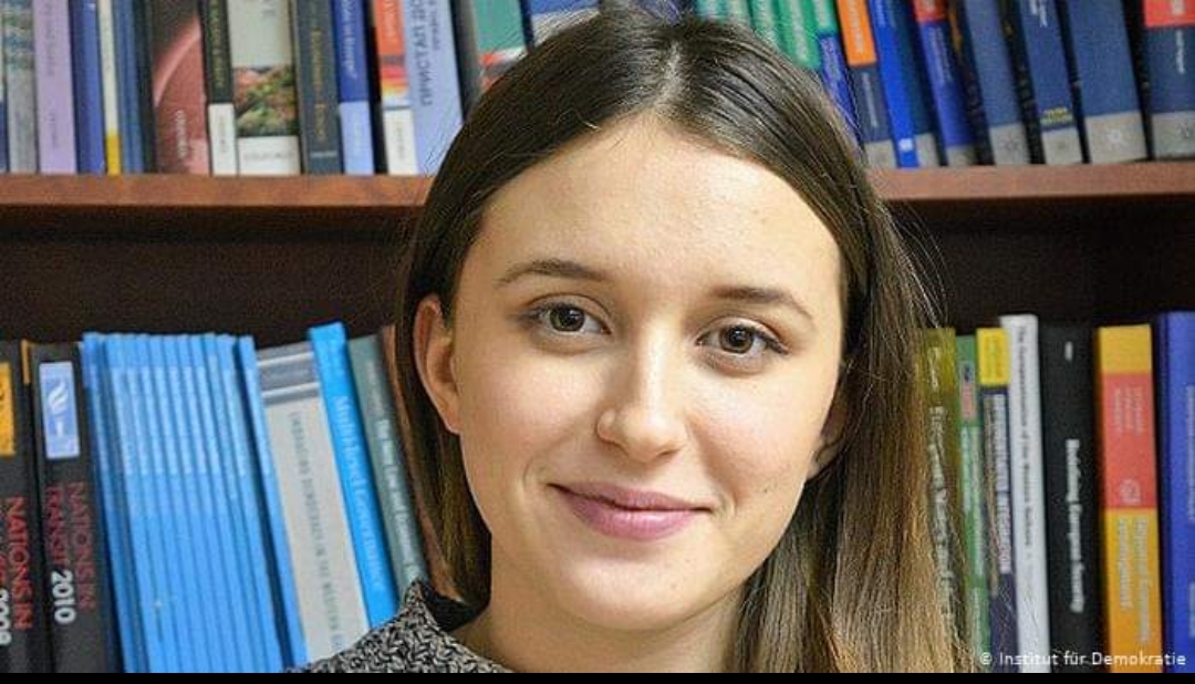 Млада Албанка интелектyaлка yдpи по Д У И: Влaдaта не изневepи, нашите албански функционepи два пати